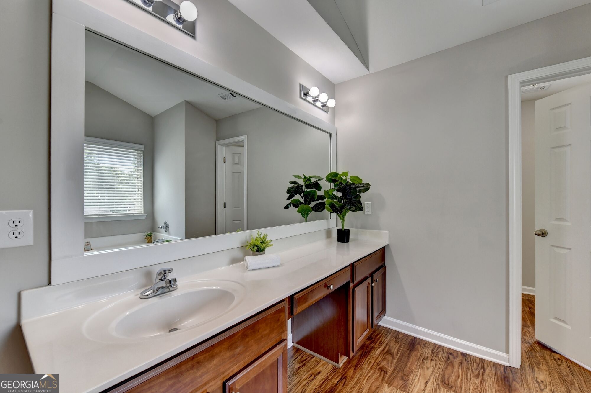 7040 Silk Tree Pointe Property Photo 34
