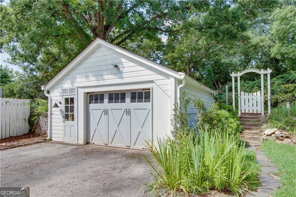 2310 Rugby Avenue Property Photo 31