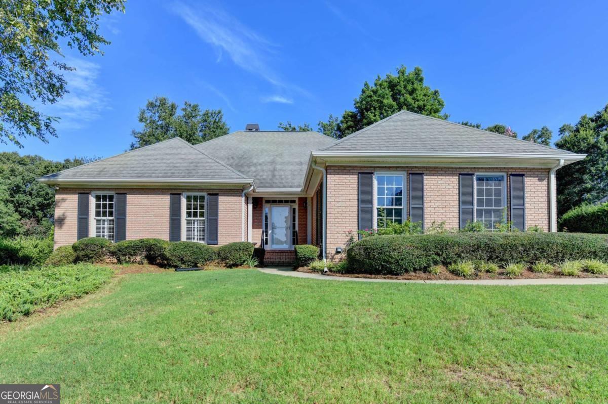 611 Iris Lane Property Photo 1