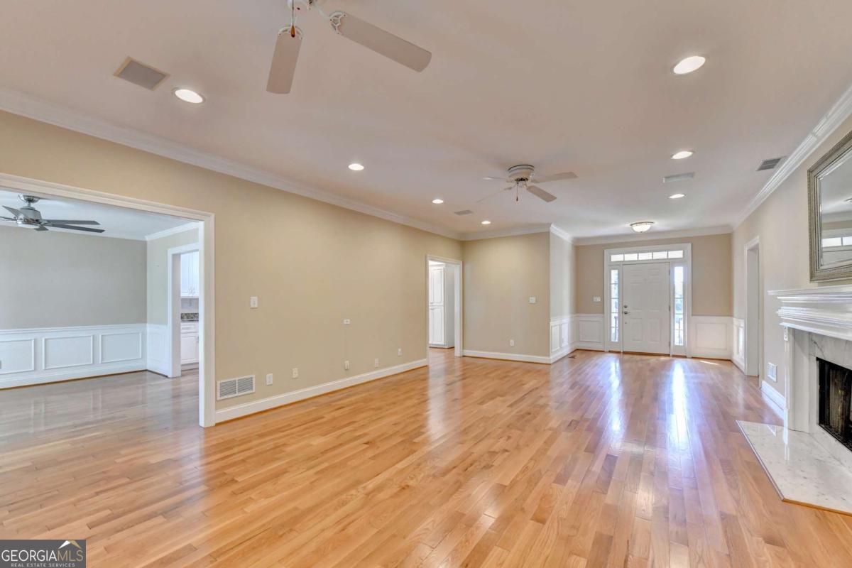 611 Iris Lane Property Photo 14