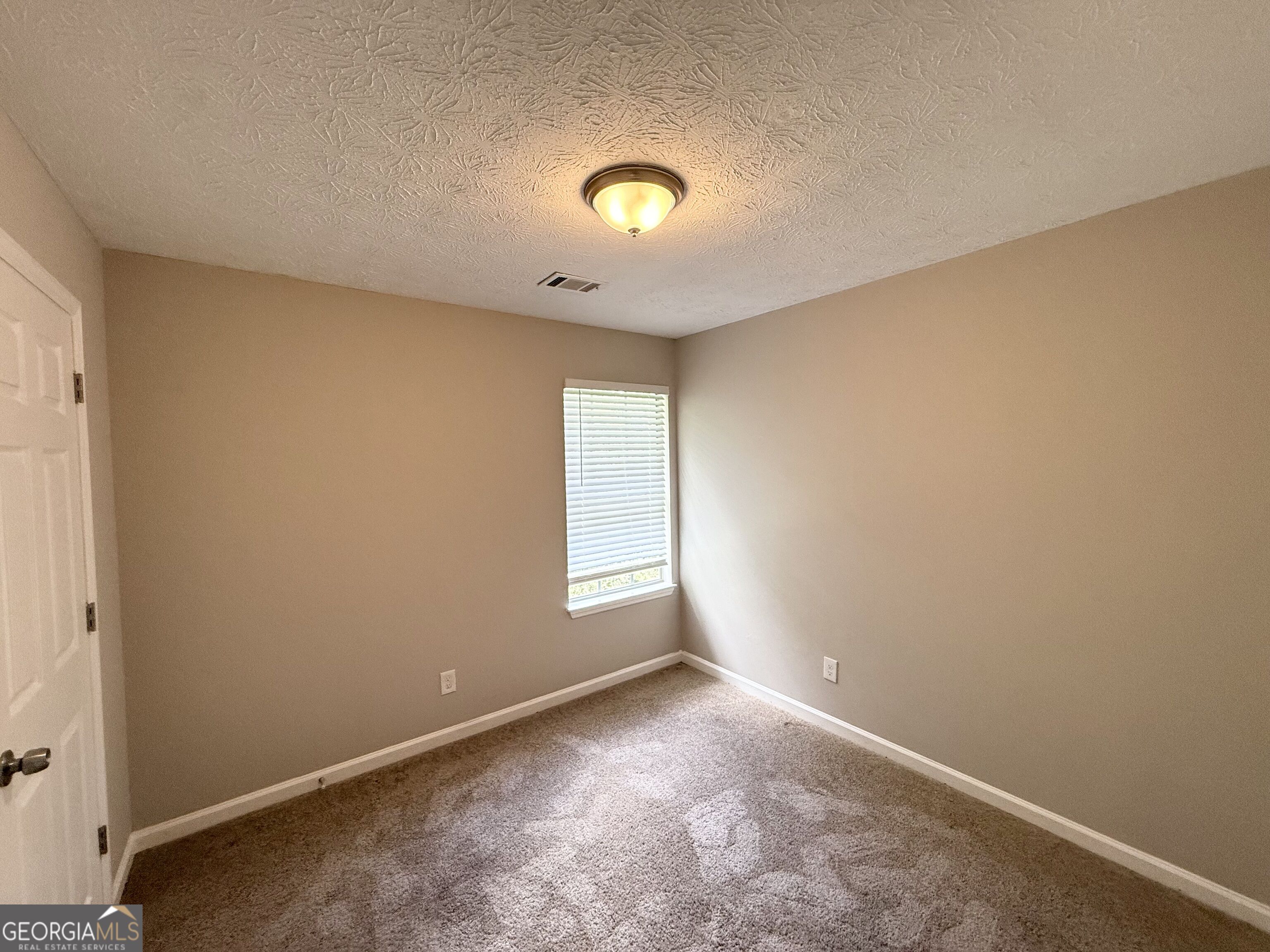 6563 Eastbriar Drive Property Photo 6