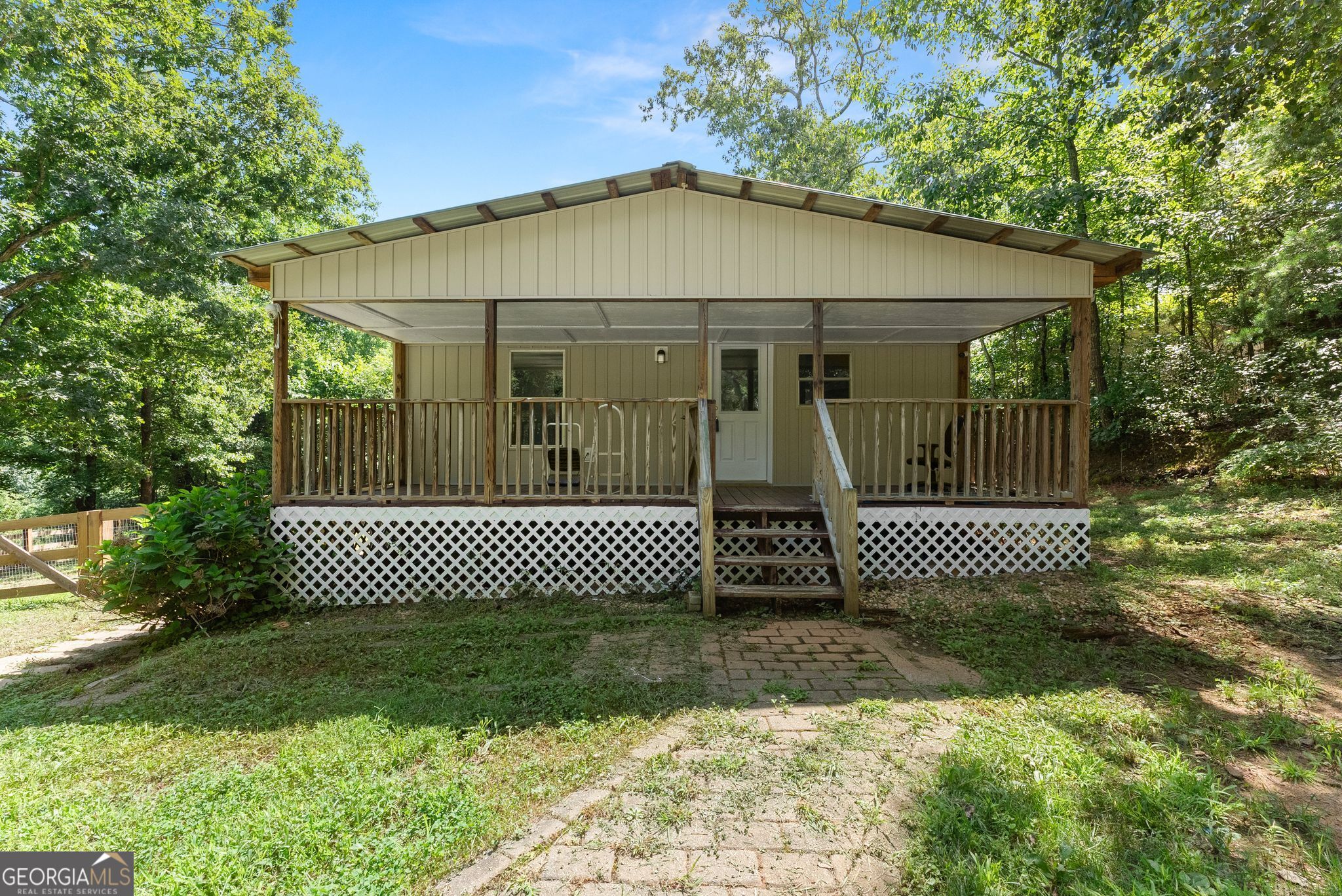 6220 Lee Lane Property Photo 1