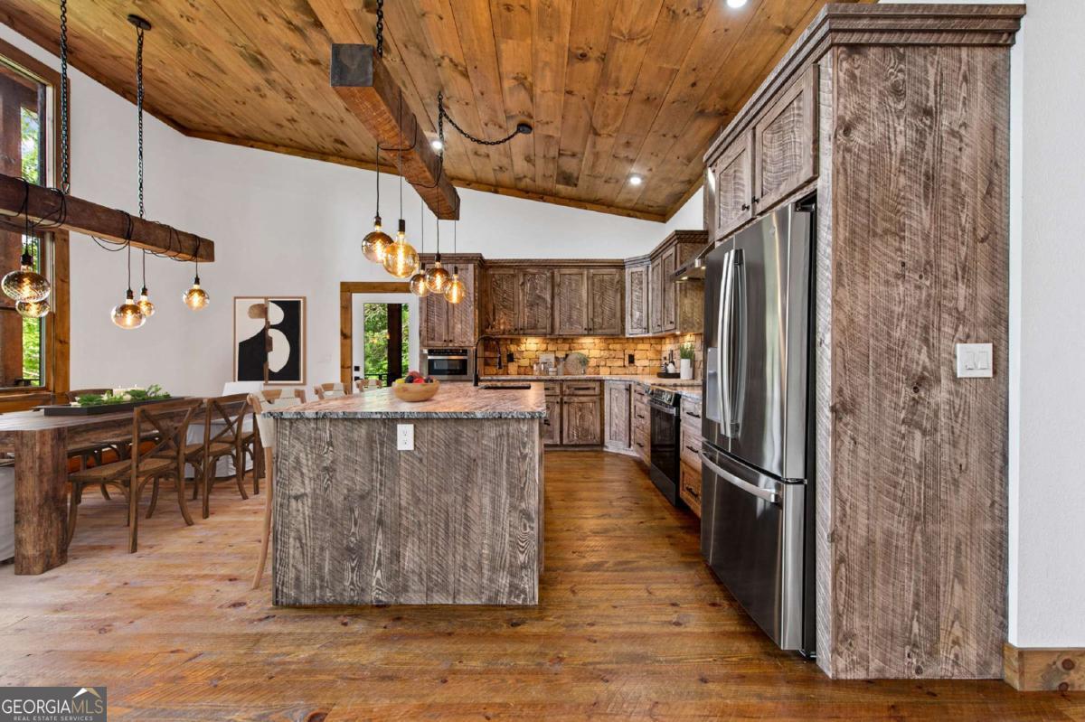 65 Wolf Creek Heights Property Photo 11