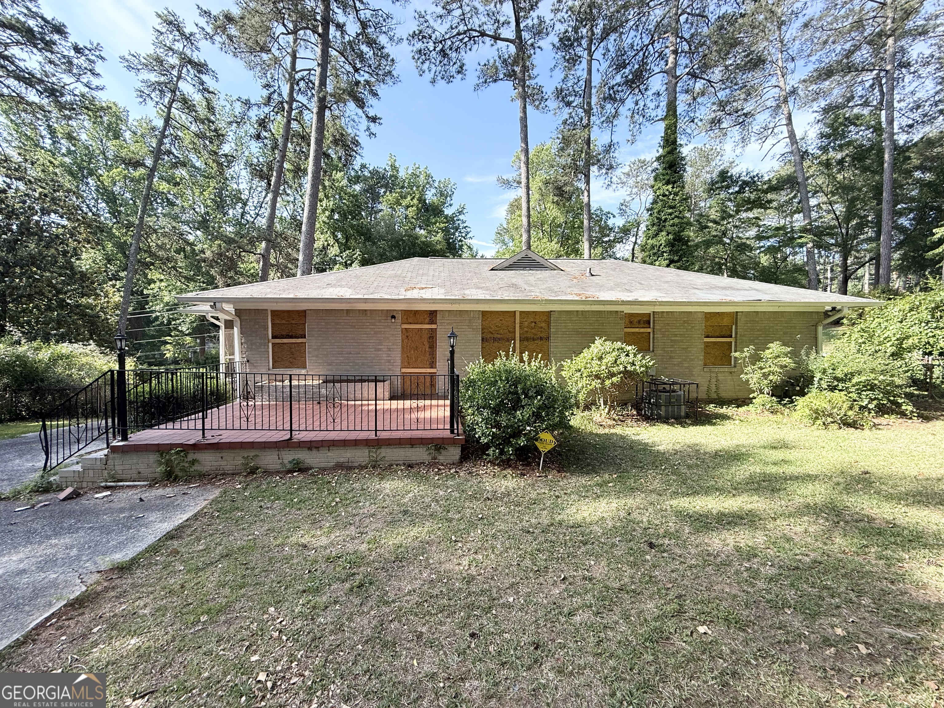 2541 Headland Drive Property Photo 8