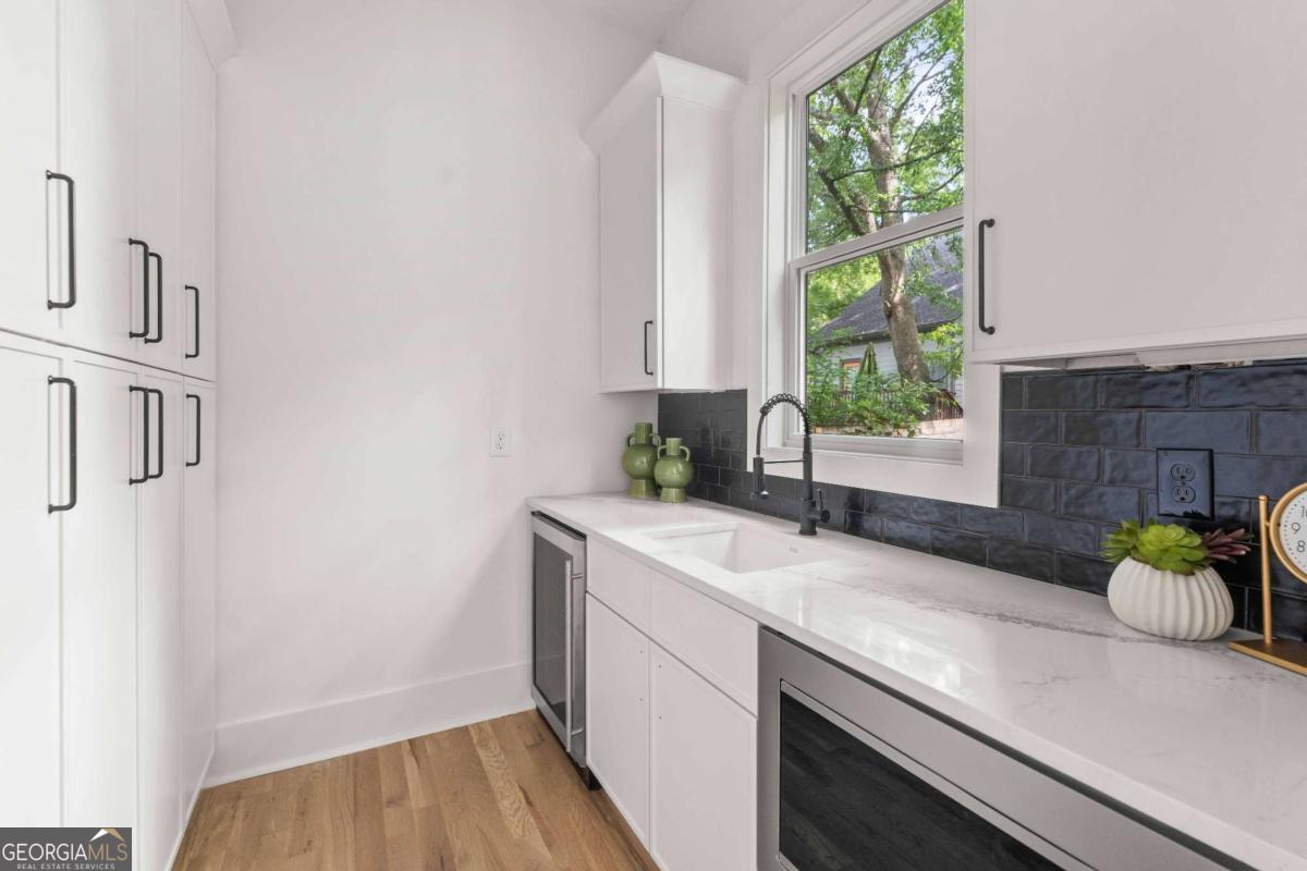 31 Walthall Se Property Photo 5