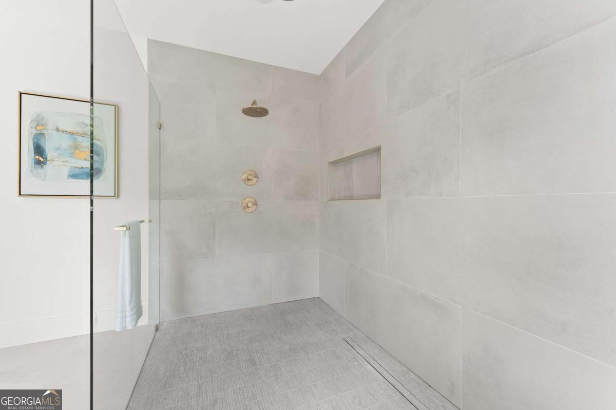 31 Walthall Se Property Photo 23
