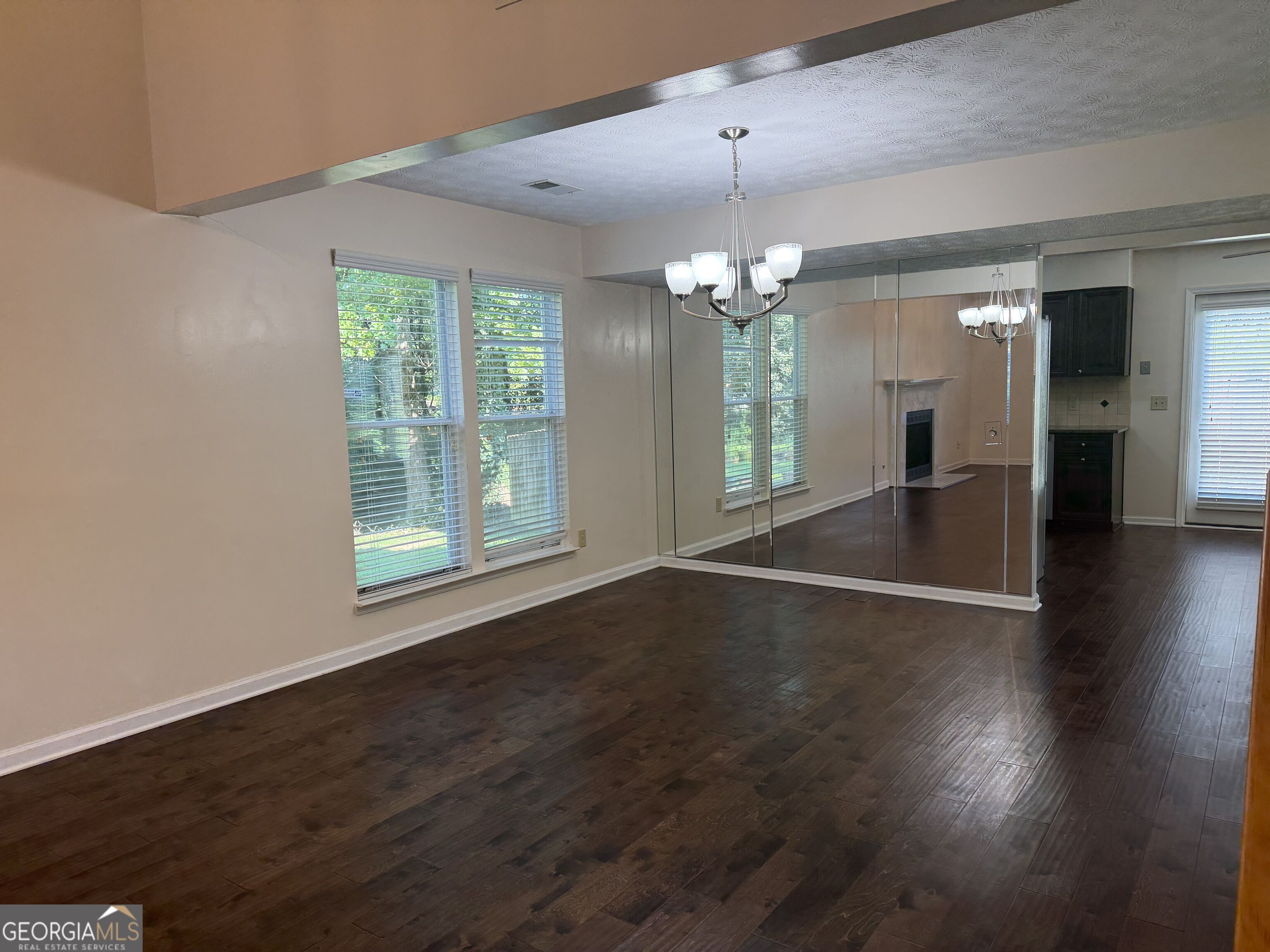 4654 Hampton Ne Property Photo 3
