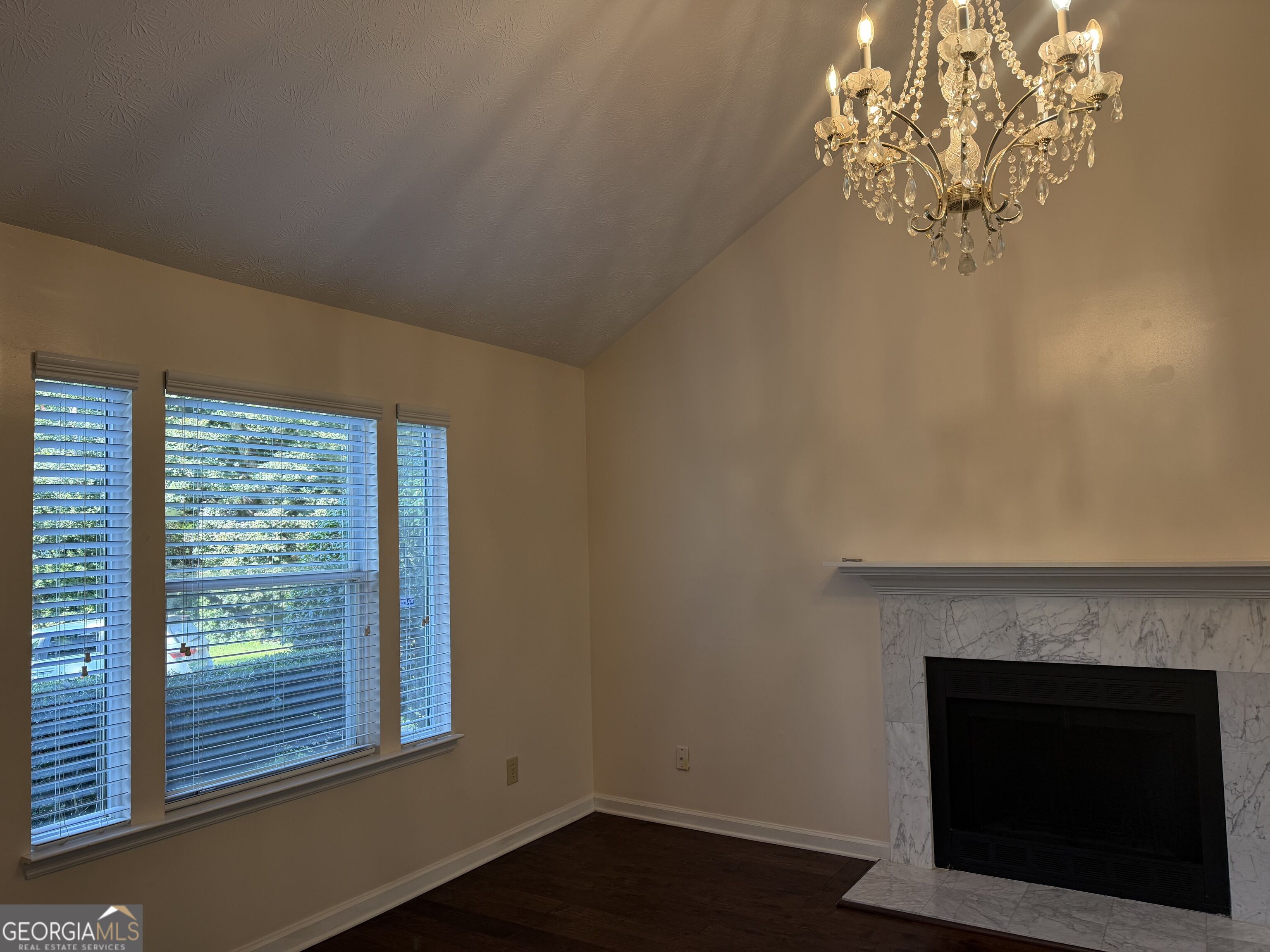 4654 Hampton Ne Property Photo 7