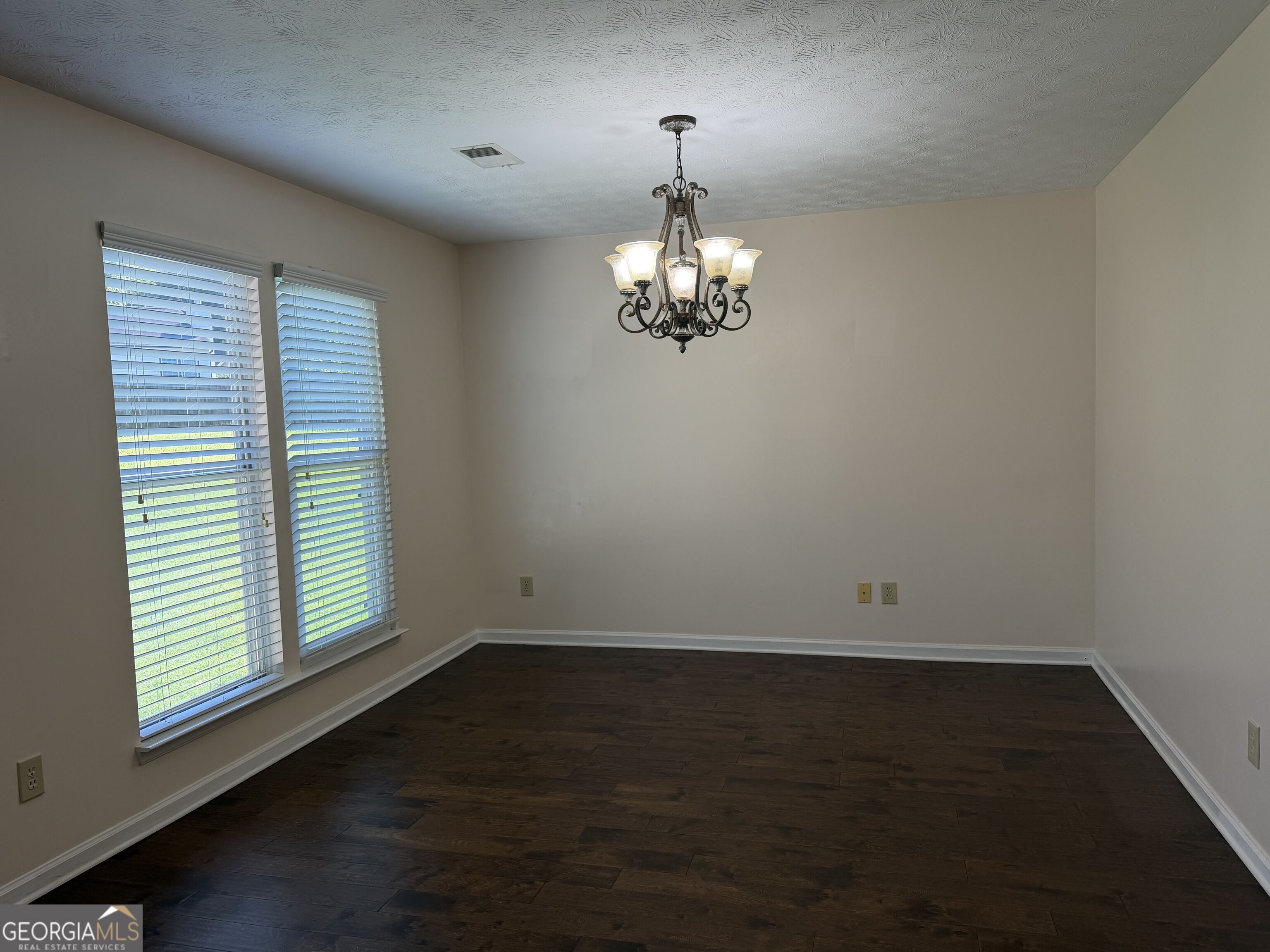 4654 Hampton Ne Property Photo 8