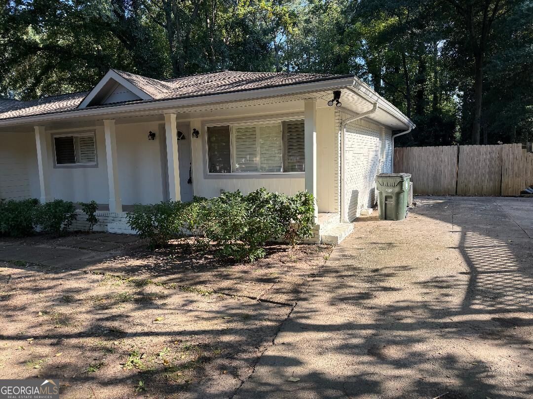 2192 Ne Dering Circle Ne Property Photo 3