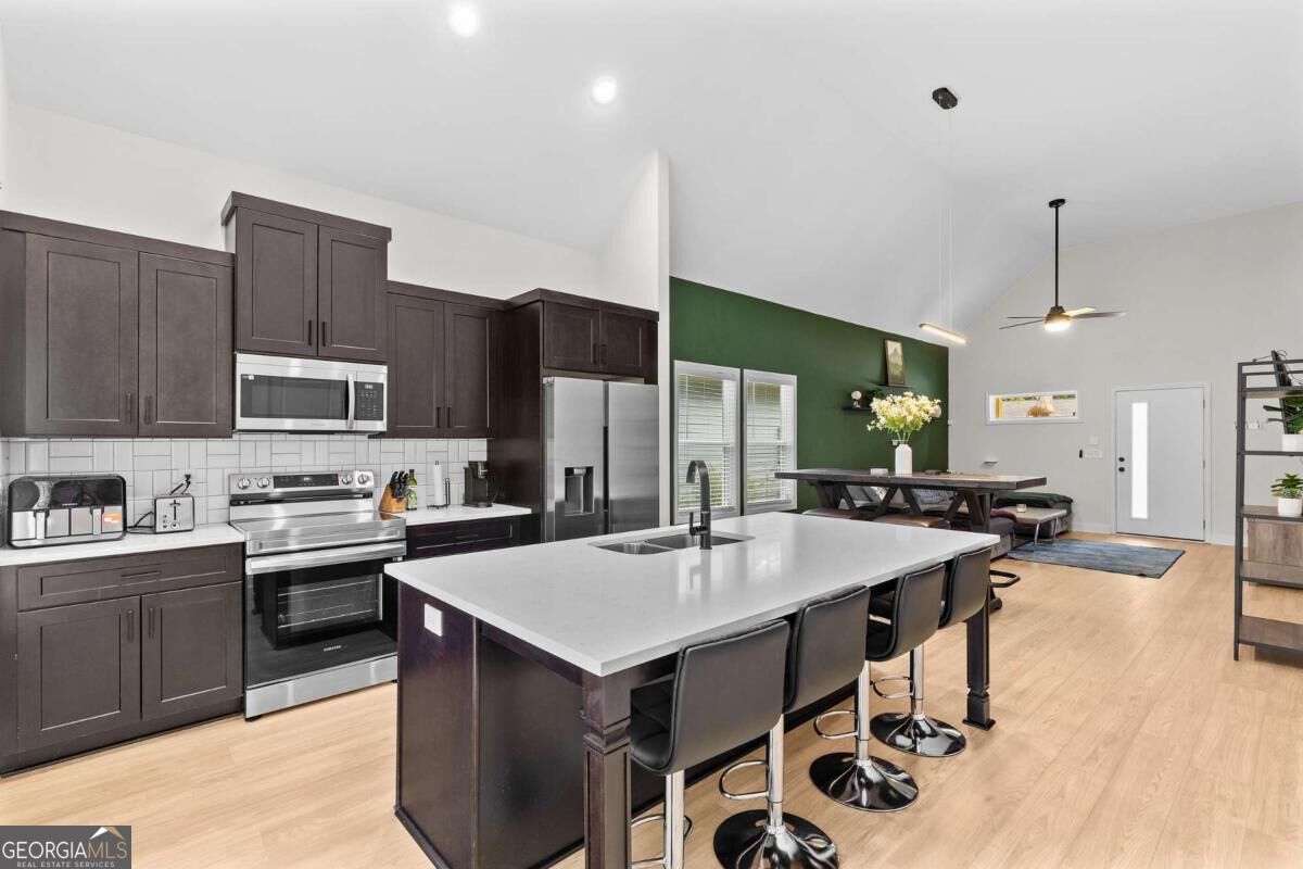 624 Robert Street Nw Property Photo 1