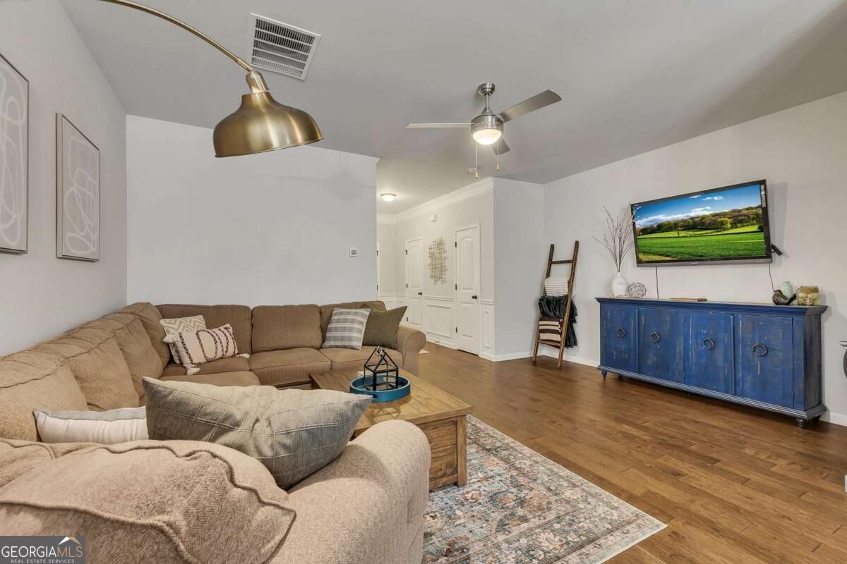 308 Valley Crossing Property Photo 8