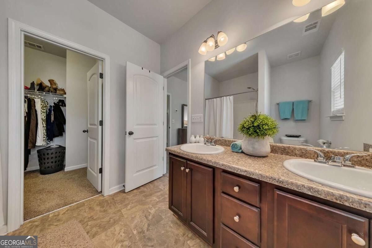 308 Valley Crossing Property Photo 23