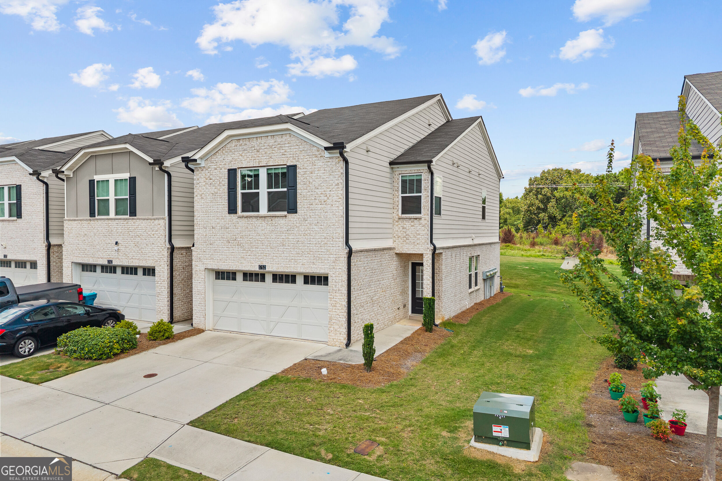 1752 Villageside Court Property Photo 1