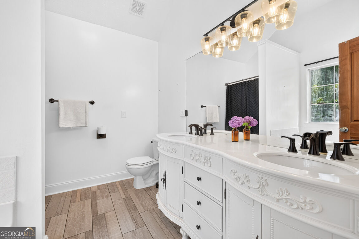 1041 Matthews Way Property Photo 30