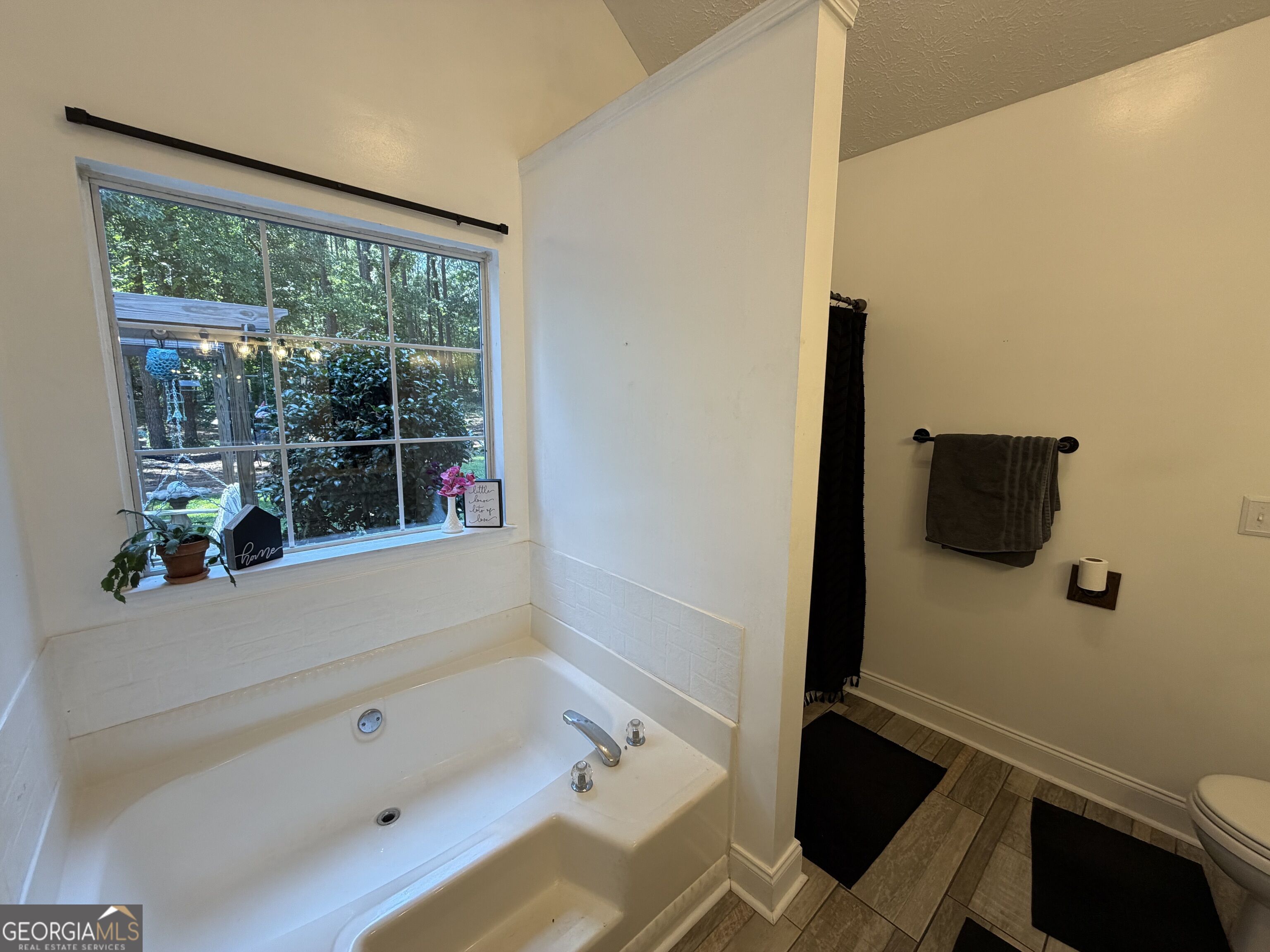 1041 Matthews Way Property Photo 33