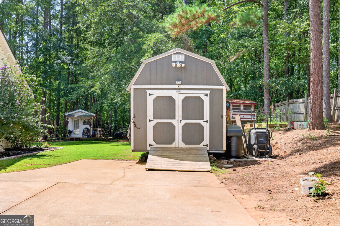 1041 Matthews Way Property Photo 68