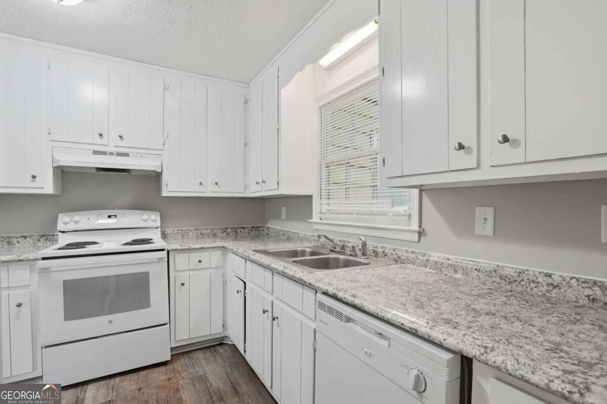 5342 Ridgemere Court Property Photo 6