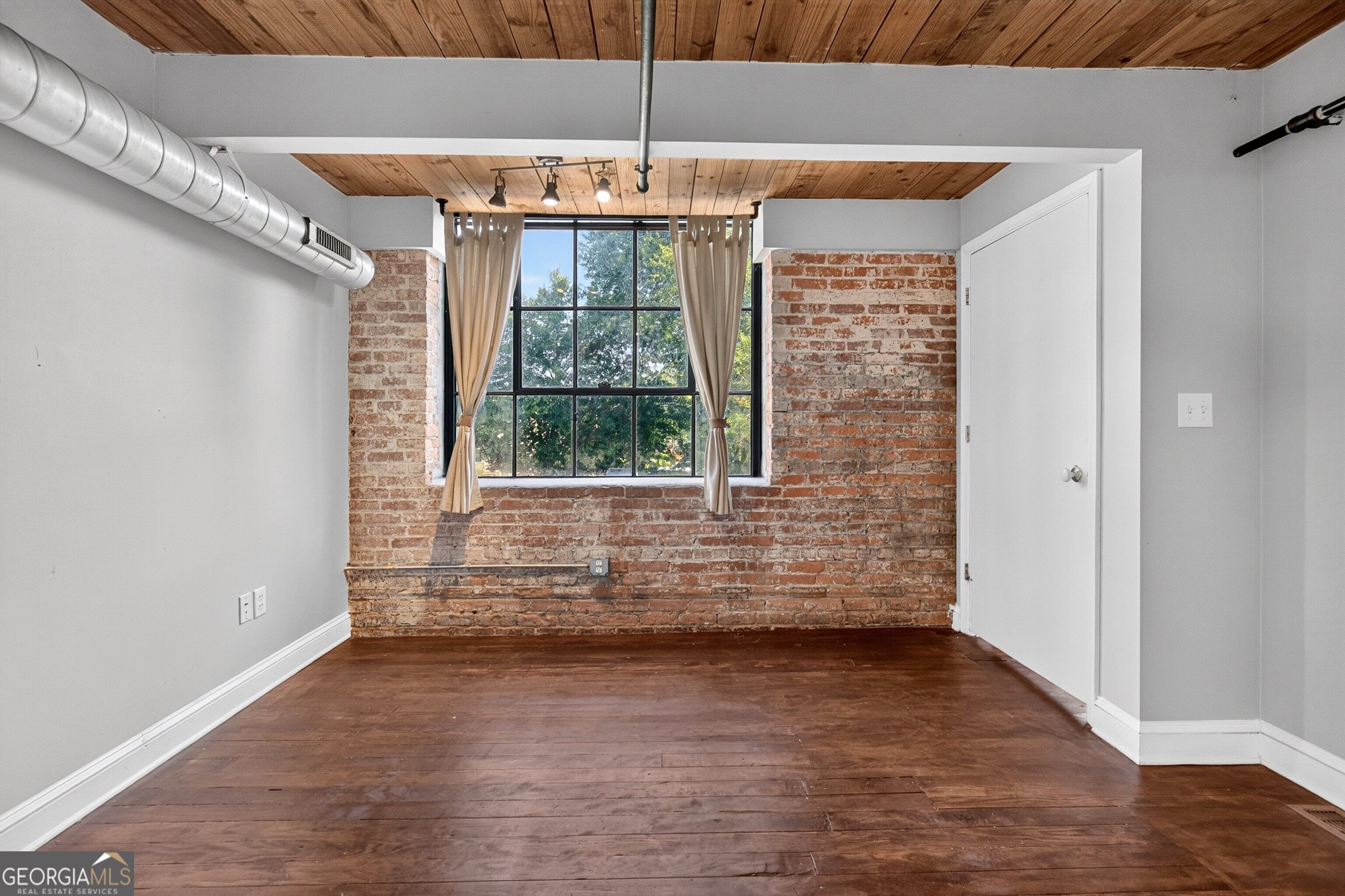 10 James Street # 1a Property Photo 15