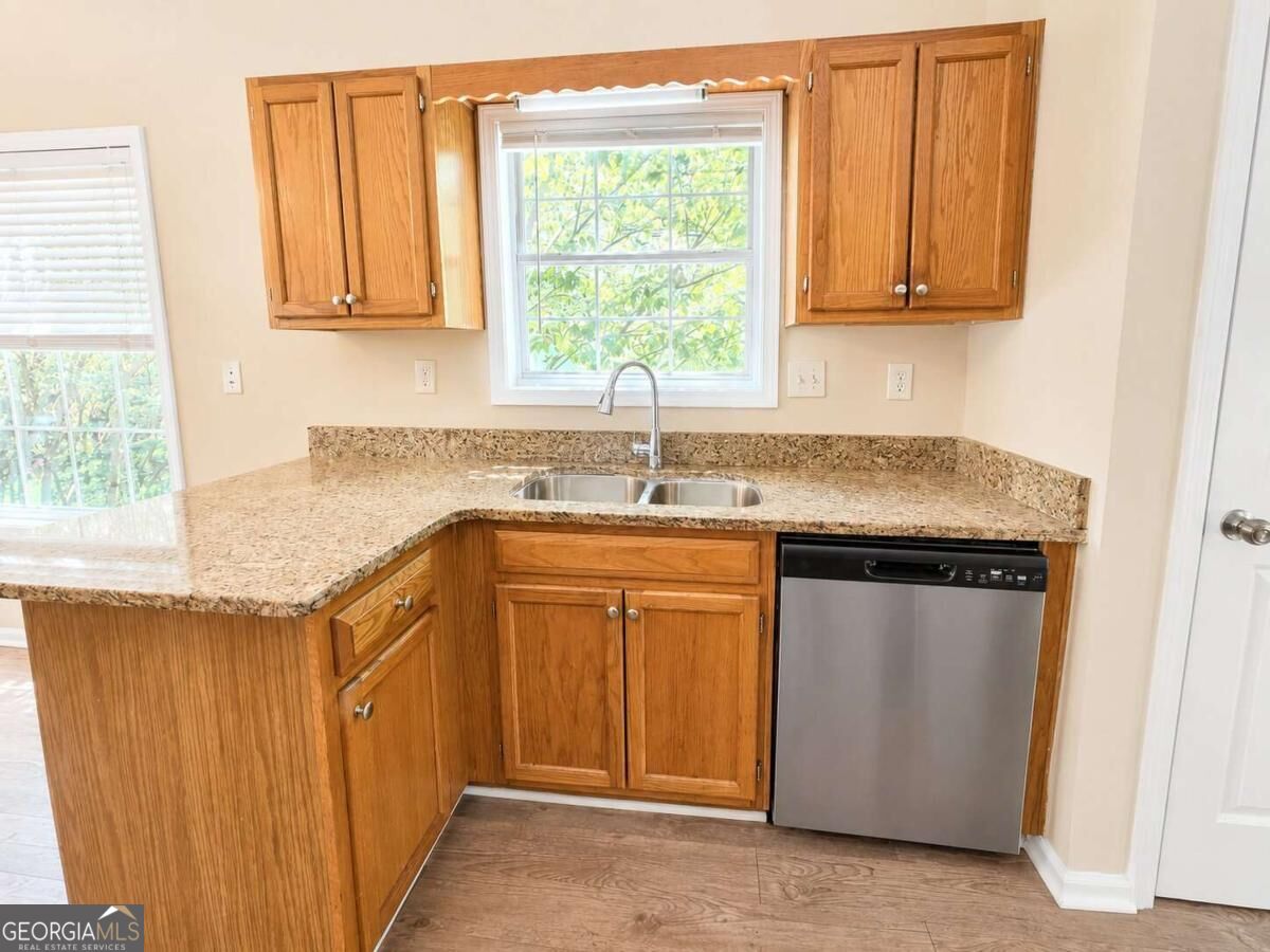 2095 Oakpointe Court Property Photo 13