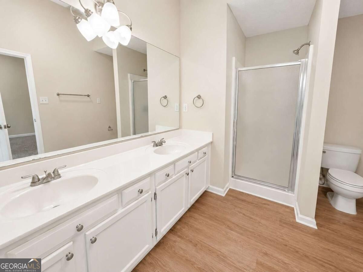 2095 Oakpointe Court Property Photo 18