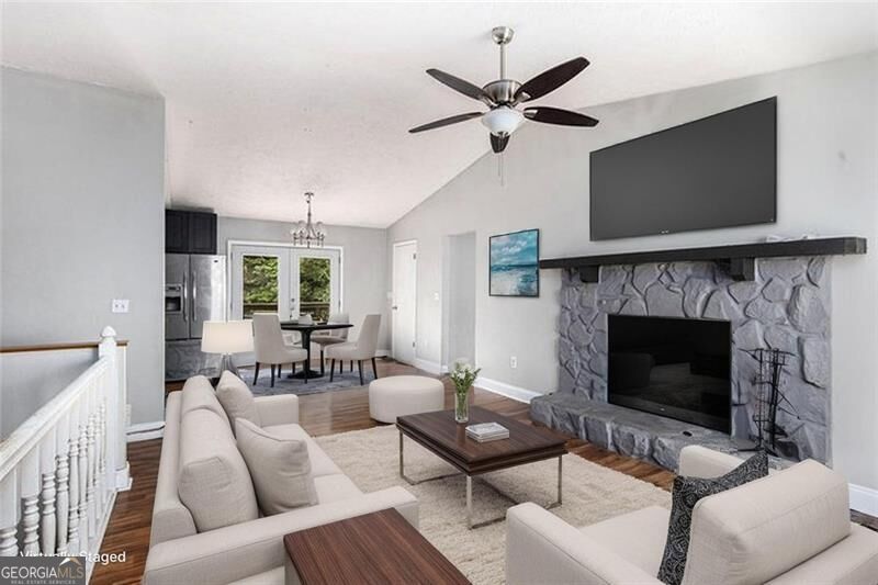 8955 Ochil Lane Property Photo 4