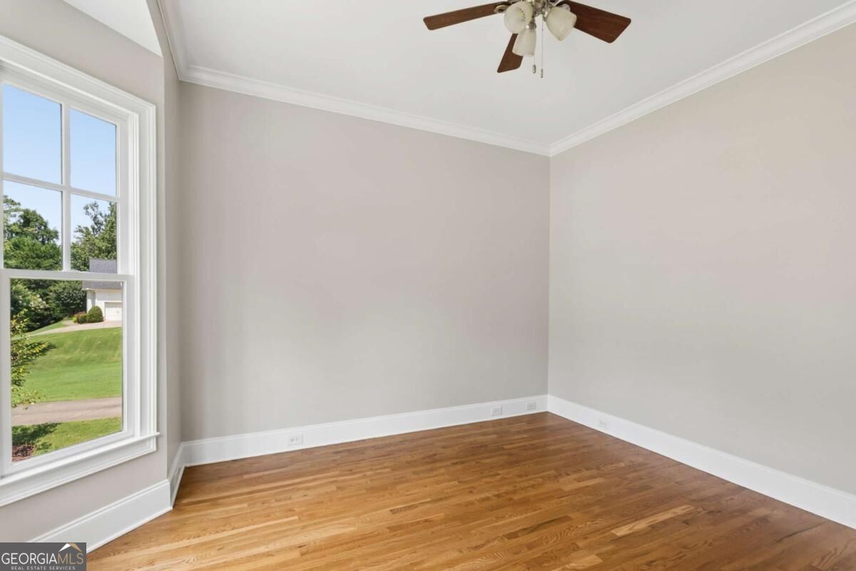 221 Falling Water Way Property Photo 6
