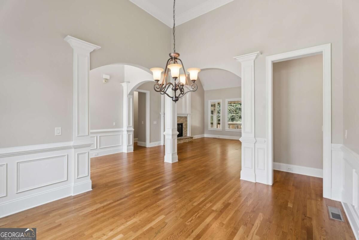 221 Falling Water Way Property Photo 8