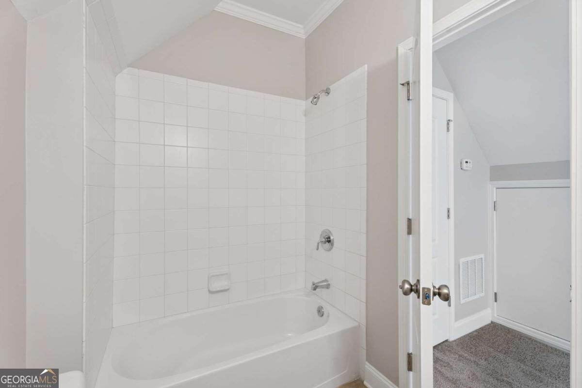 221 Falling Water Way Property Photo 35