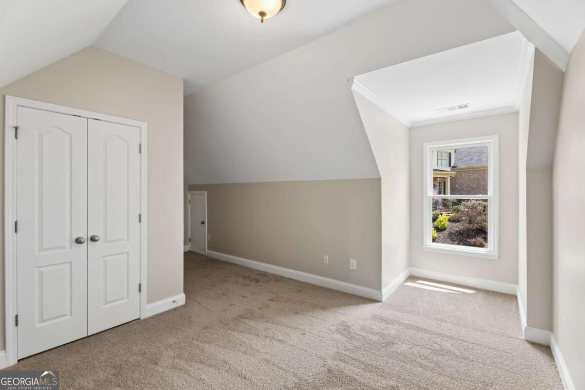 221 Falling Water Way Property Photo 37