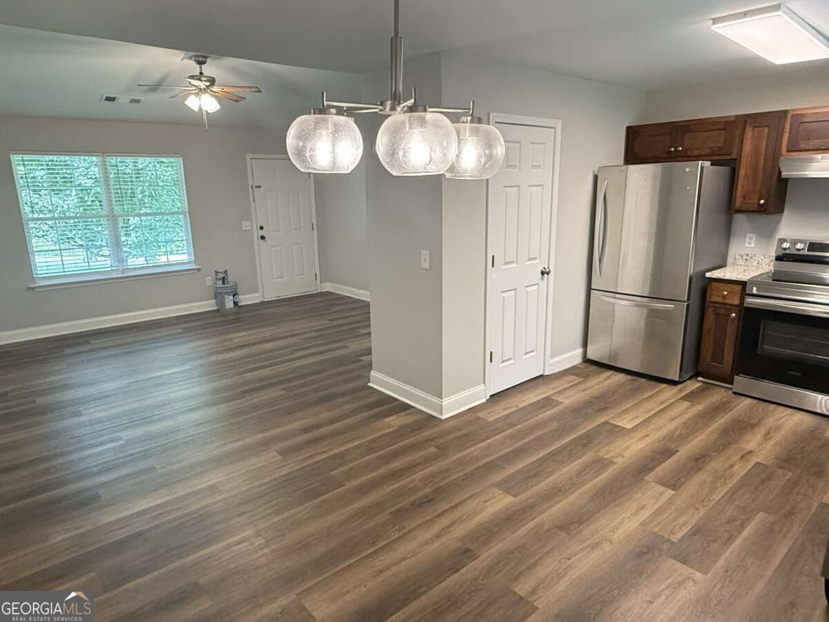 4411 Whitmire Circle Property Photo 7