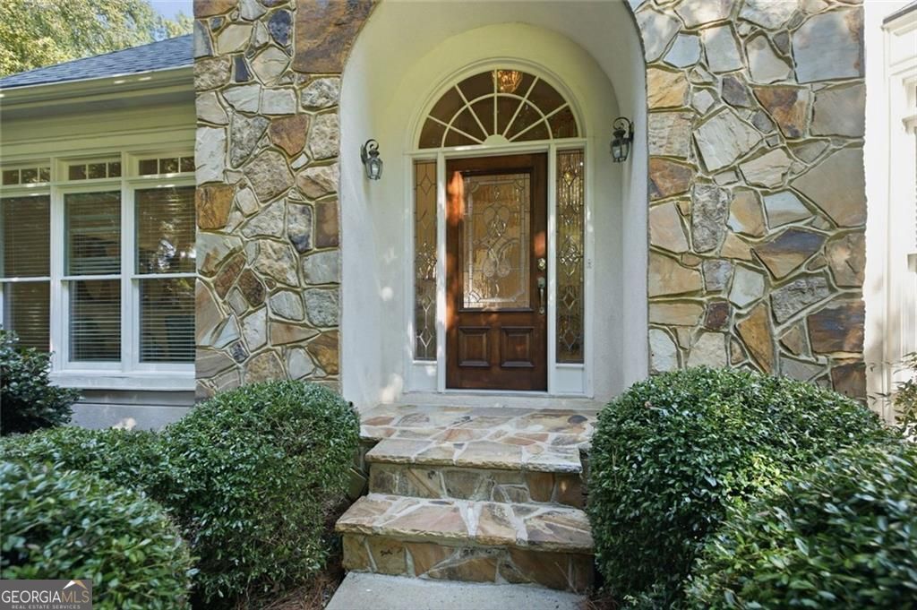865 Dockbridge Way Property Photo 3