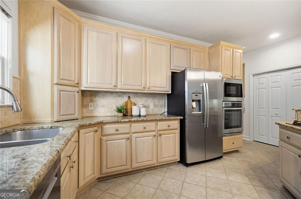 865 Dockbridge Way Property Photo 18