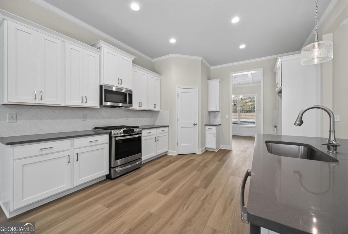 887 Bessie Court Property Photo 17