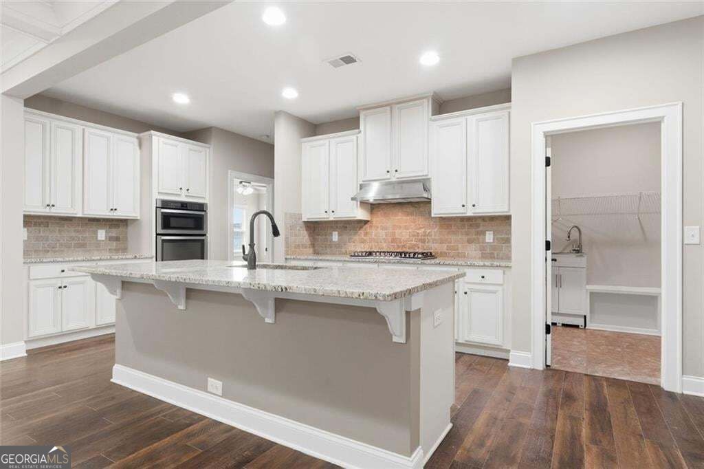 6130 Arlington Circle Property Photo 17
