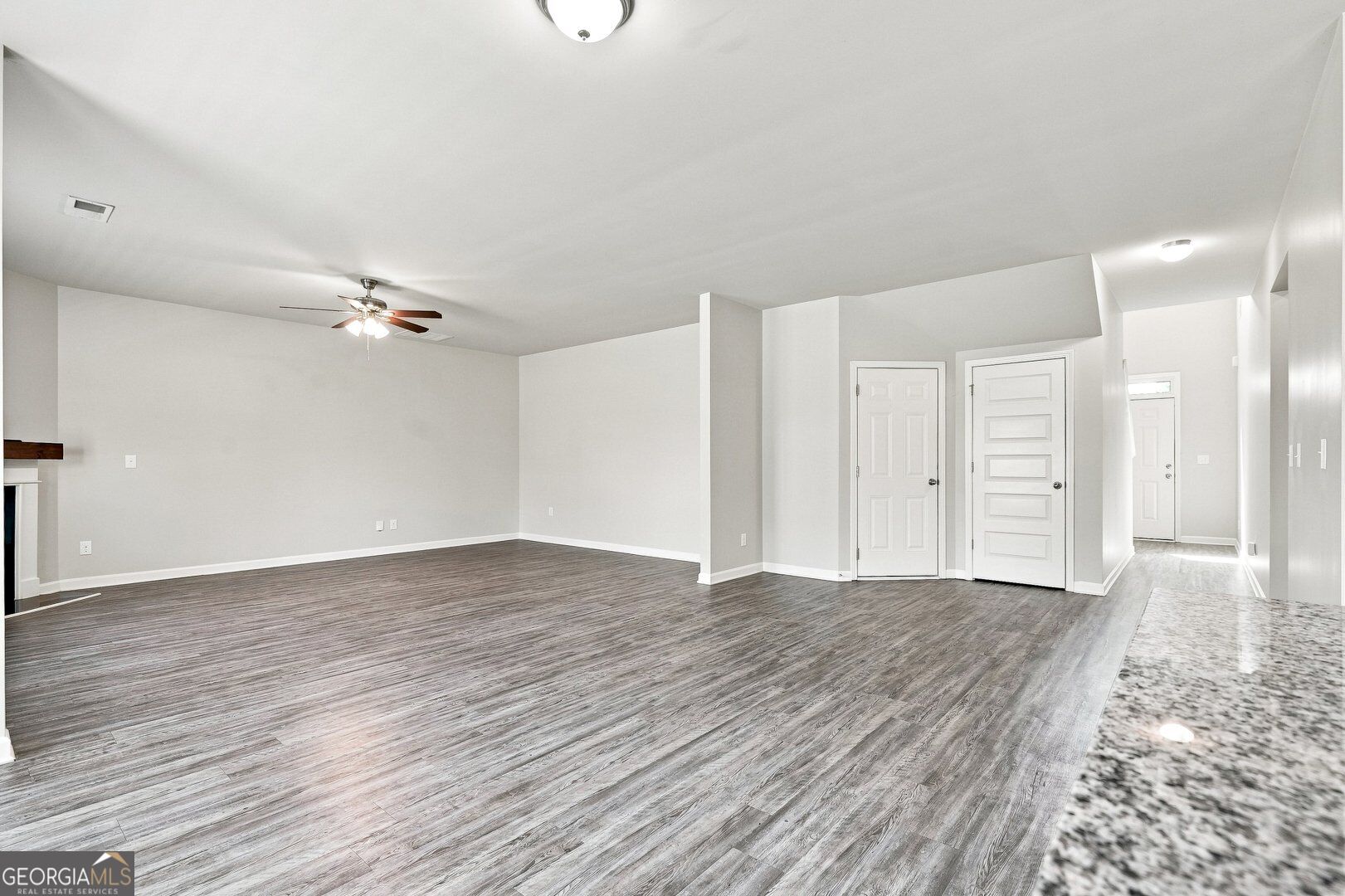 620 Emporia Loop Property Photo 8