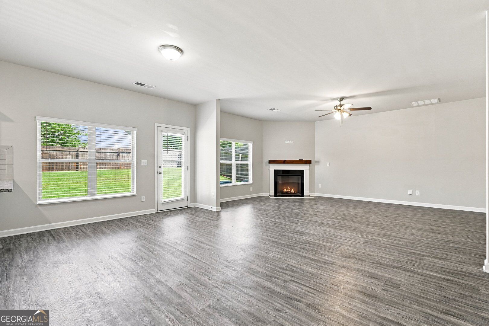 620 Emporia Loop Property Photo 9