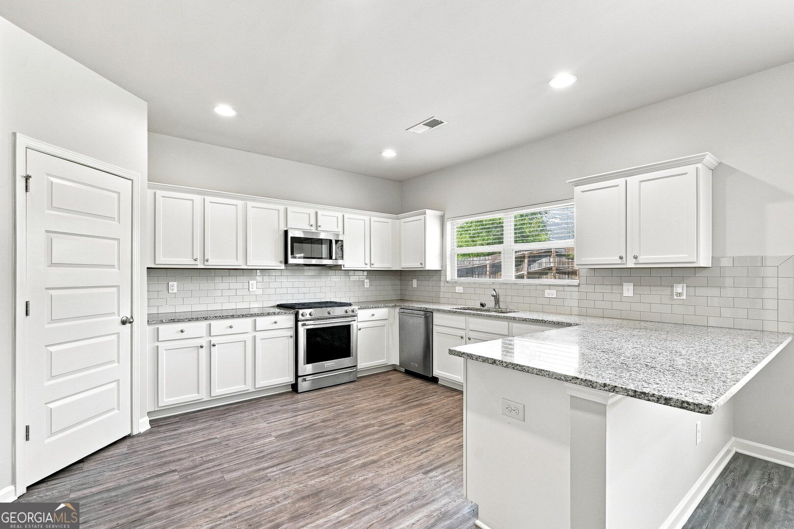620 Emporia Loop Property Photo 11