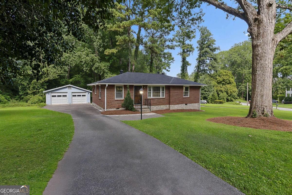 755 Iris Terrace Property Photo 2