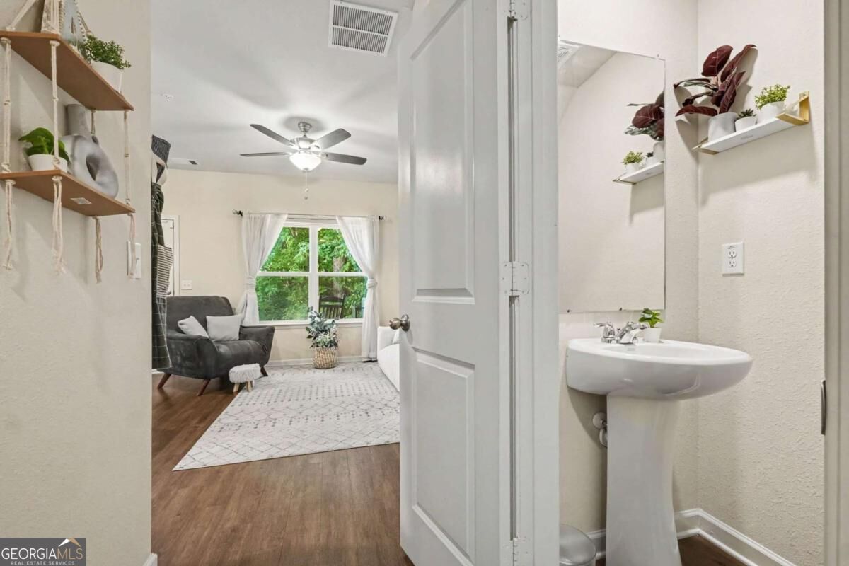 209 Highwood Lane Property Photo 11