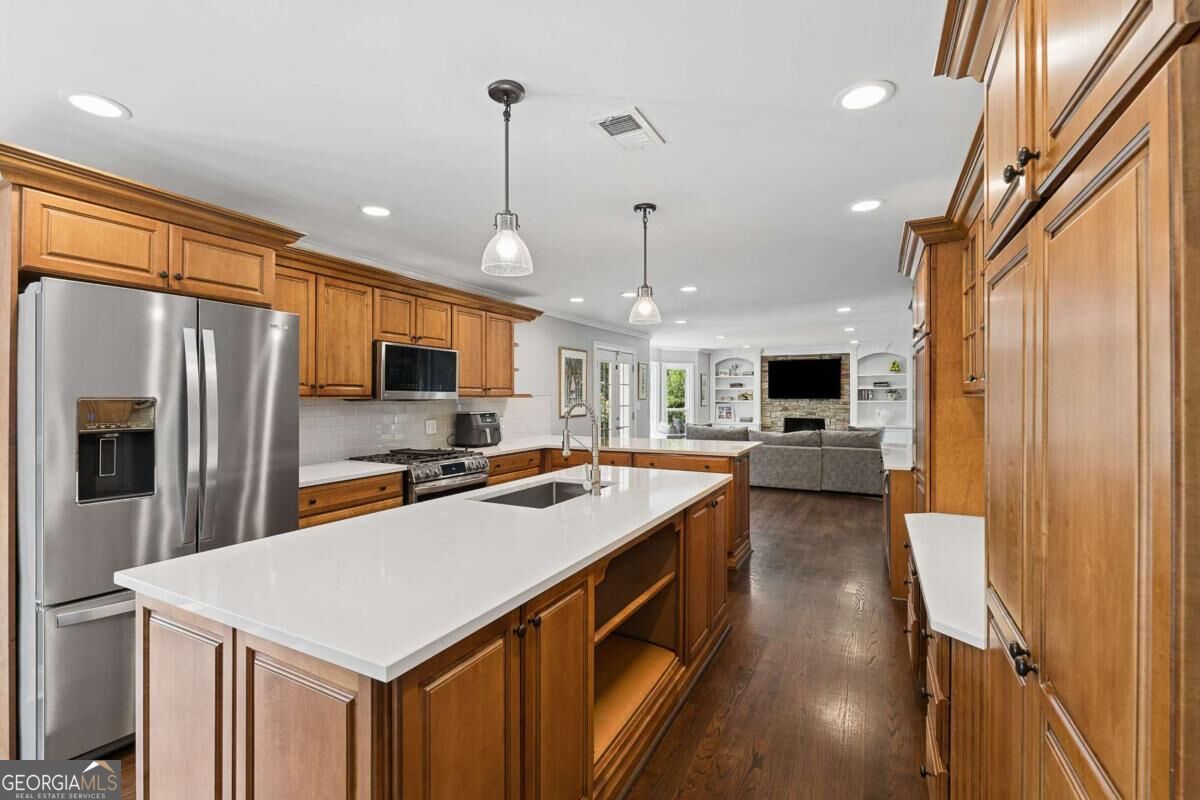 5558 Naylor Court Property Photo 16