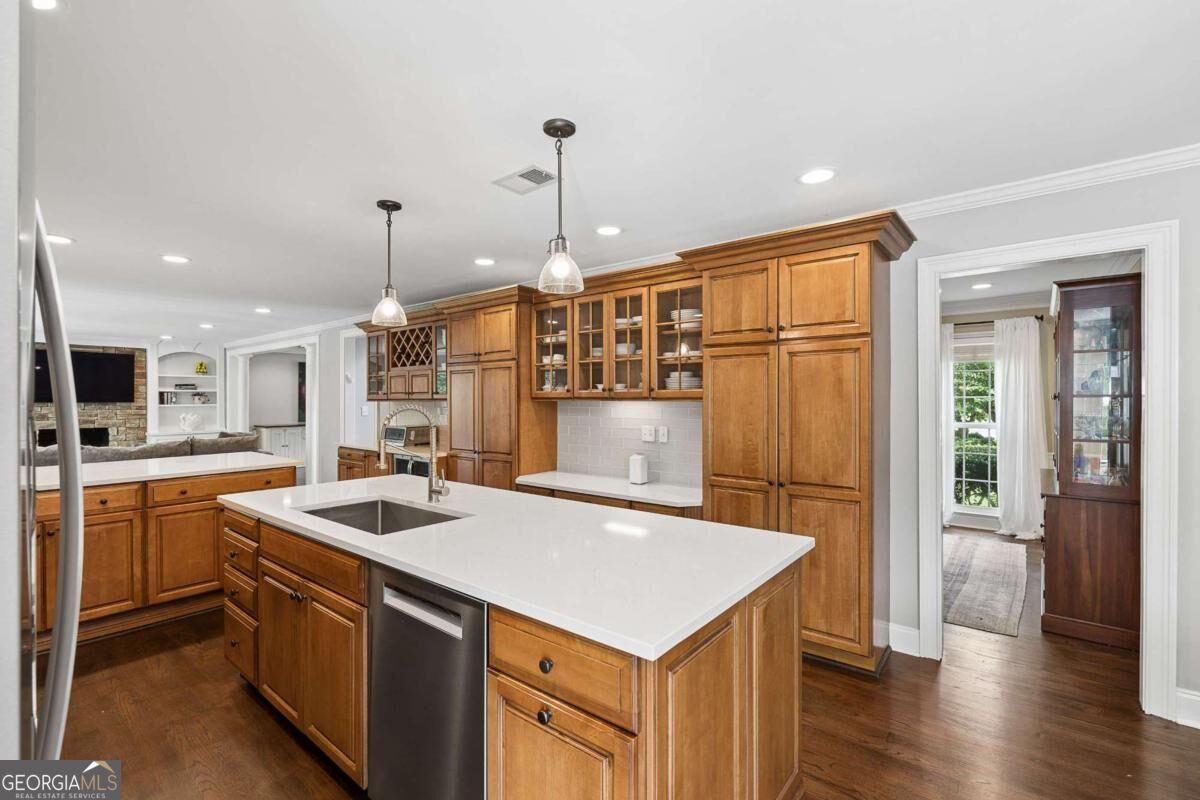 5558 Naylor Court Property Photo 17