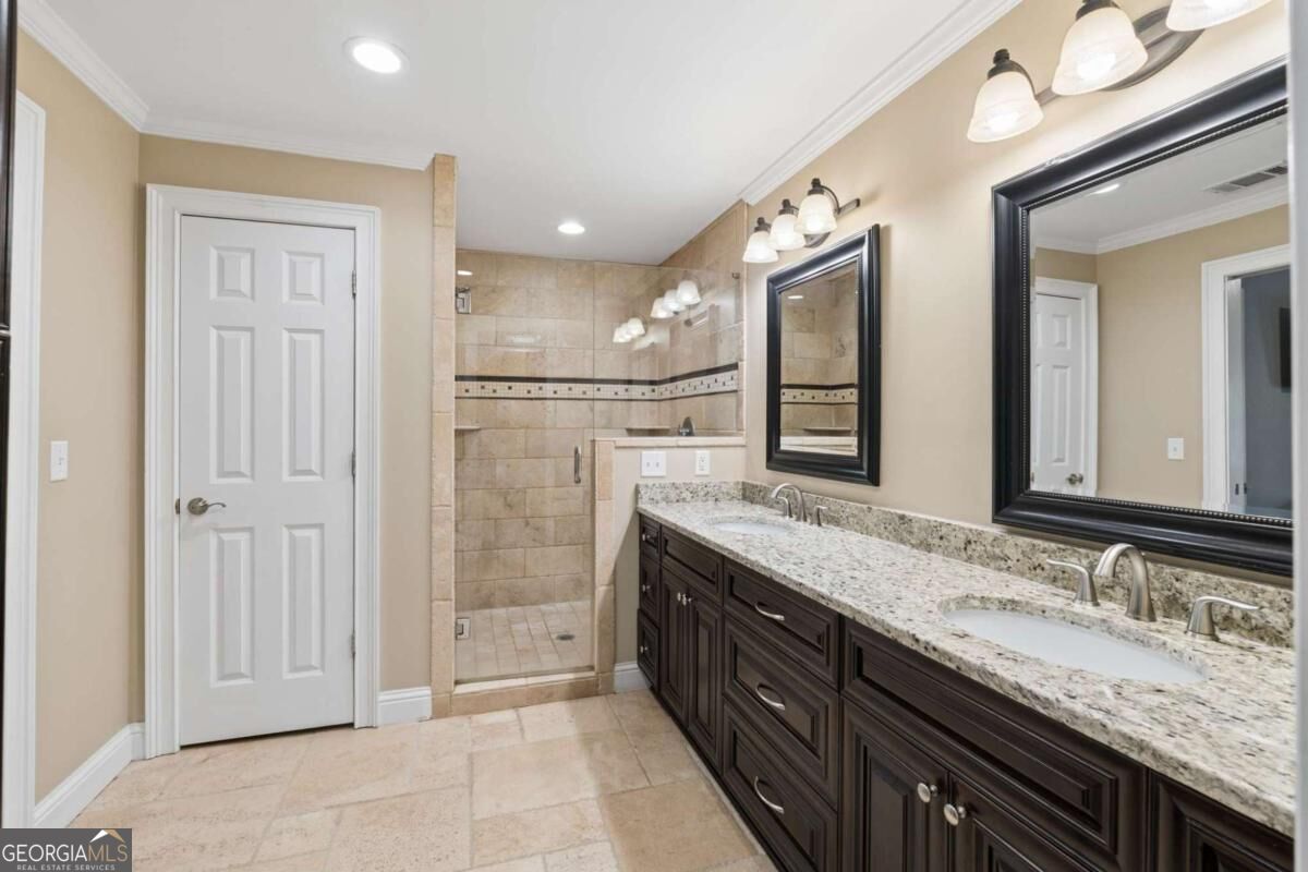 5558 Naylor Court Property Photo 27