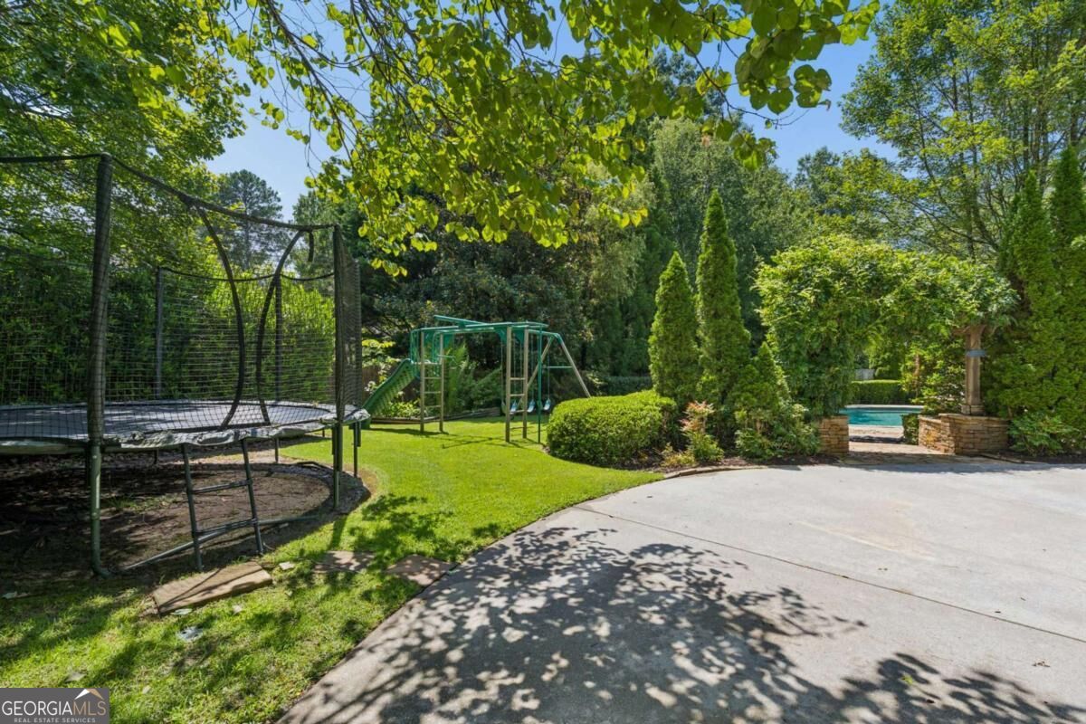 5558 Naylor Court Property Photo 47