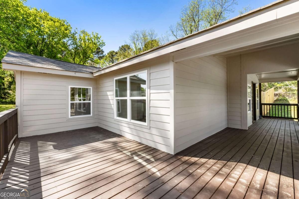 8859 Thomas Road Property Photo 4
