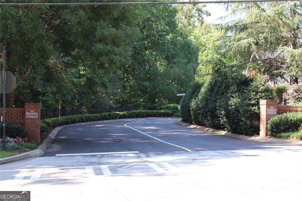 12100 Seasons Trace Property Photo 30