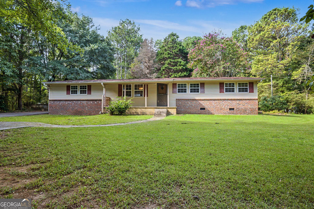 1565 Gordon Road Property Photo 1