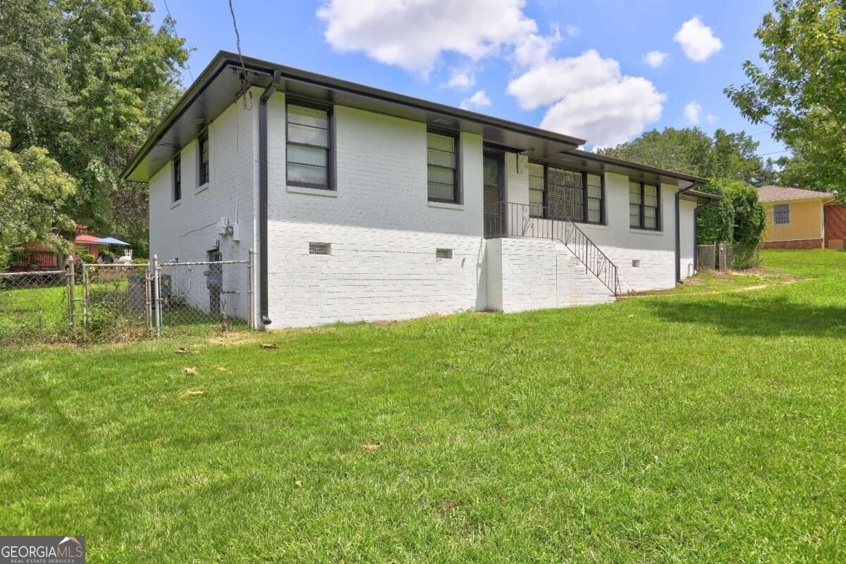 970 Oglethorpe Avenue Property Photo 4