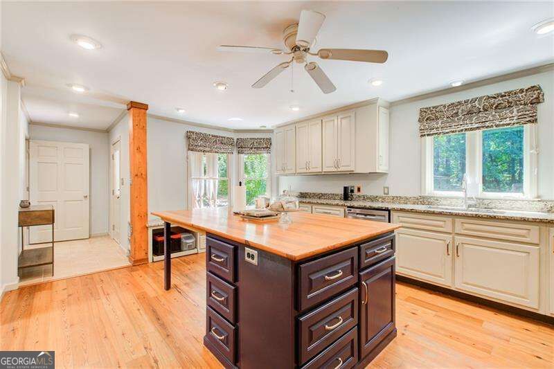 655 Mays Road Property Photo 11
