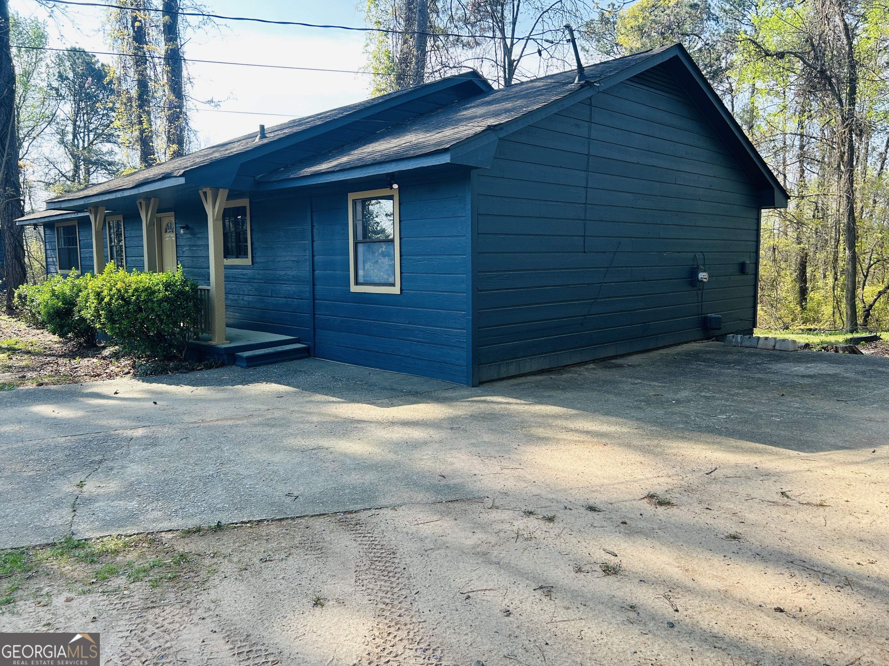 6165 Radford Drive Property Photo 3